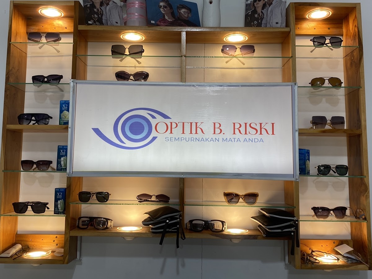 Optik B. Riski Marpoyan